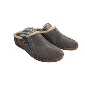 Earth Origins gray suede clogs. Size 9M. Button detail. Comfort. Support.